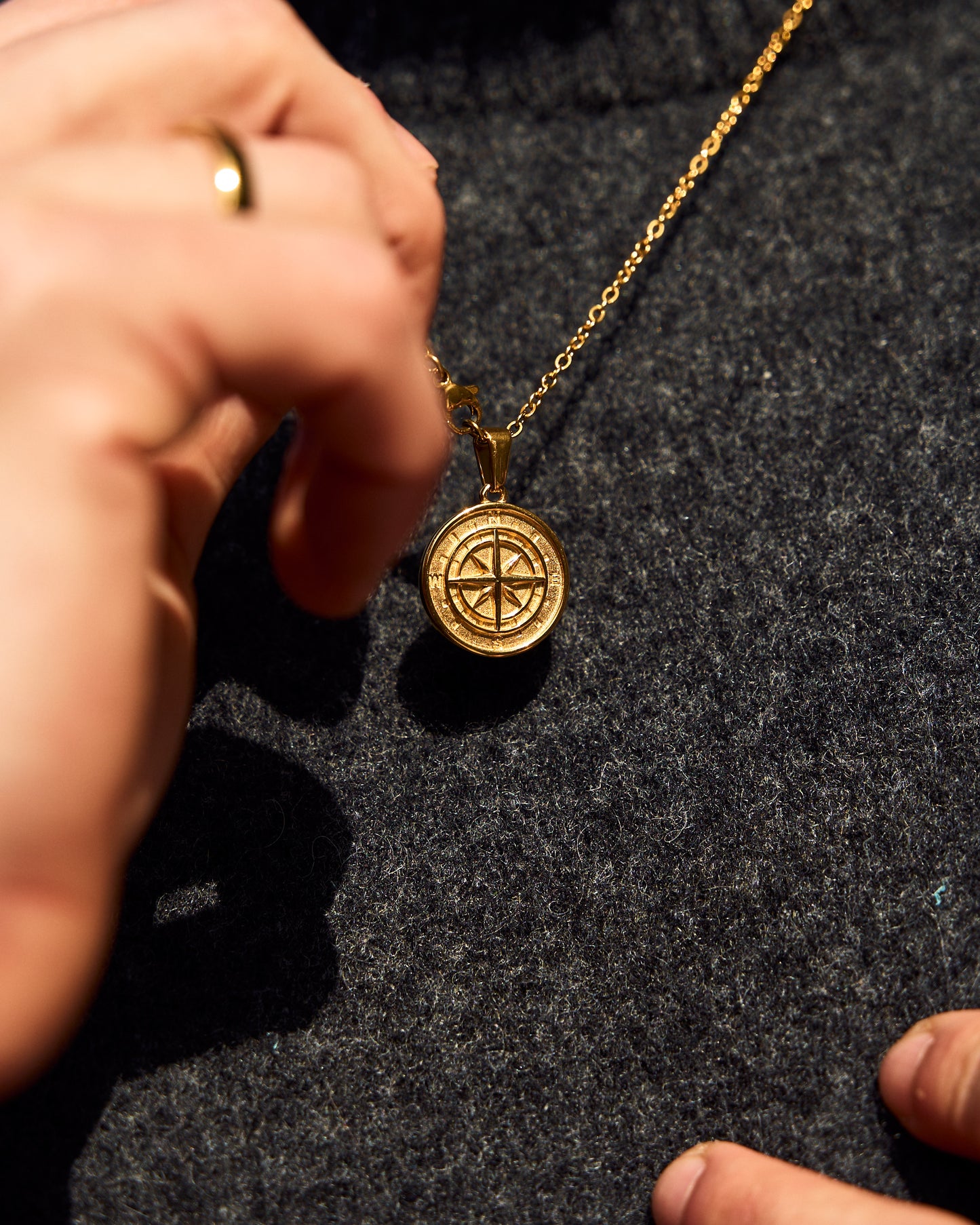 compass pendant (gold)